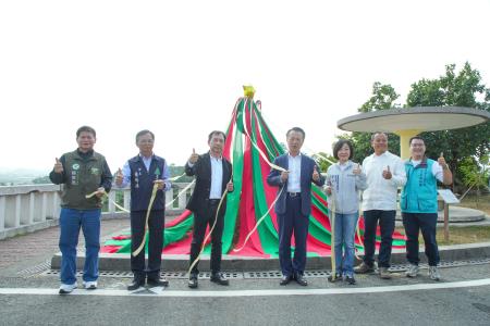 副執行長李碧菁出席仁義潭陶藝作品「樂山樂水」揭幕3