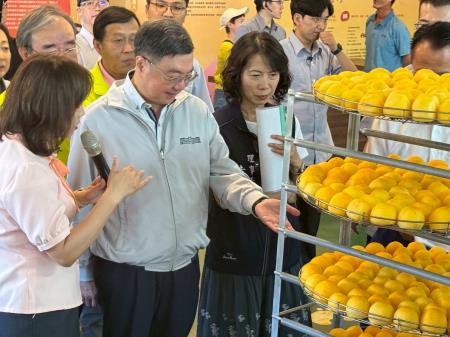 副執行長李碧菁陪同行政院長卓榮泰前往嘉義縣番路鄉農會視察冷鏈運用及新廠規劃情形