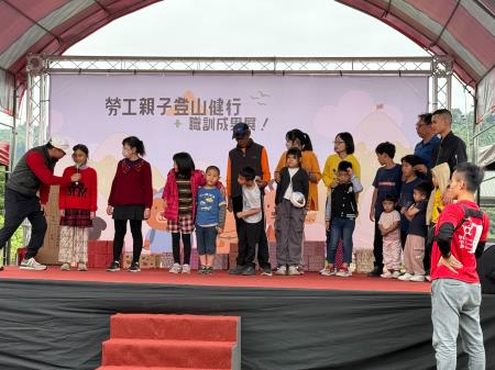 副執行長陳怡帆出席勞工親子登山健行暨職訓成果展5