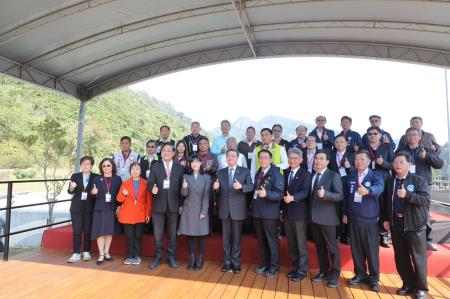 執行長劉米山陪同院長卓榮泰出席「曾文南化聯通管工程計畫」通水典禮3