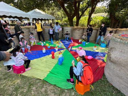 「2023雲林耕地巾彩藝術節」虎尾同心公園盛大開幕，巾彩動物派對閃亮登場