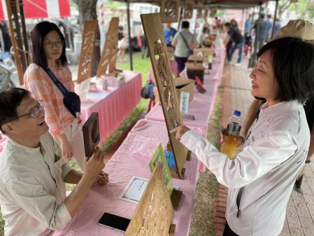 副執行長李碧菁出席「歲末敬老送愛心及節能減碳宣導暨社區媽媽園遊會」活動