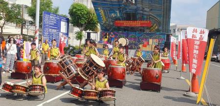 副執行長李碧菁出席「歲末敬老送愛心及節能減碳宣導暨社區媽媽園遊會」活動