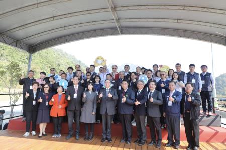 執行長劉米山陪同院長卓榮泰出席「曾文南化聯通管工程計畫」通水典禮5