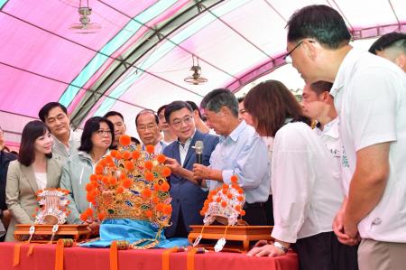 執行長劉米山陪同院長卓榮泰出席嘉義市城隍廟「城隍晉袍冠、夜巡諸羅城起駕」盛典5