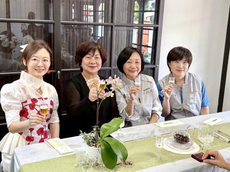副執行長李碧菁出席「這嘉最好玩・商圈FUN遊市集」活動