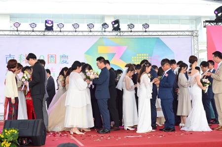 執行長劉米山陪同院長卓榮泰出席南部科學園區30周年園慶暨集團結婚活動3