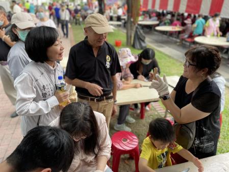 副執行長李碧菁出席「歲末敬老送愛心及節能減碳宣導暨社區媽媽園遊會」活動