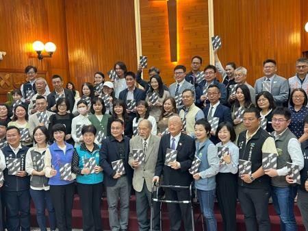 副執行長李碧菁出席菜脯根人間有愛系列「追光者」新書發表會