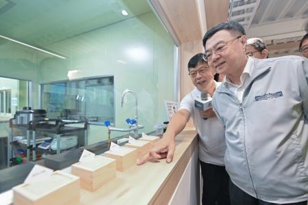 副執行長陳怡帆陪同行政院長卓榮泰前往雲林縣視察「斗南鎮農會精米工場公糧儲備情形」