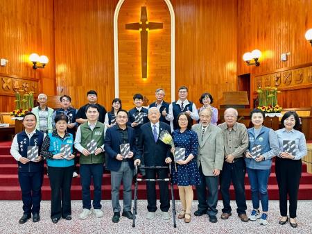 副執行長李碧菁出席菜脯根人間有愛系列「追光者」新書發表會