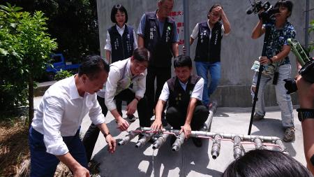 視察嘉義縣首例擴大灌溉服務案-竹崎桃源村百噸蓄水池一期完工