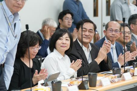 執行長劉米山及副執行長李碧菁陪同行政院長卓榮泰前往嘉義縣參訪「亞洲無人機AI創新應用研發中心」