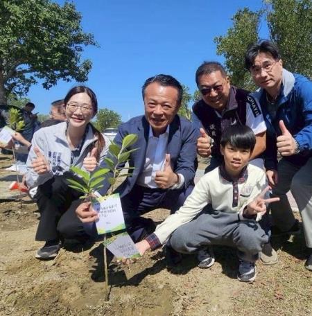 副執行長陳怡帆出席植樹節活動2