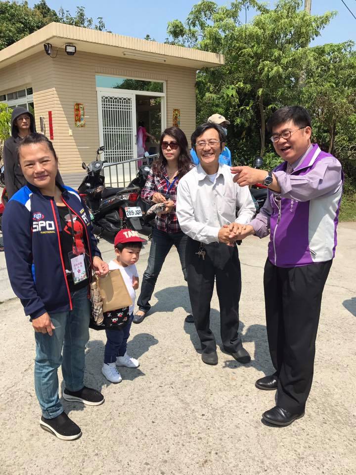 右一徐文志副執行長