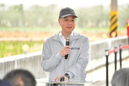 副執行長陳怡帆陪同行政院長卓榮泰前往雲林縣視察「雲林大埤鄉延潭大排整體治理」