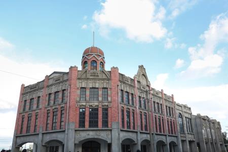 執行長劉米山陪同行政院長卓榮泰前往臺南市參訪「岸內影視基地」