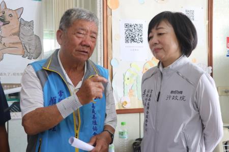 副執行長李碧菁陪同副總統蕭美琴前往嘉義縣勘災、關心養殖漁業災情及慰問台電人員