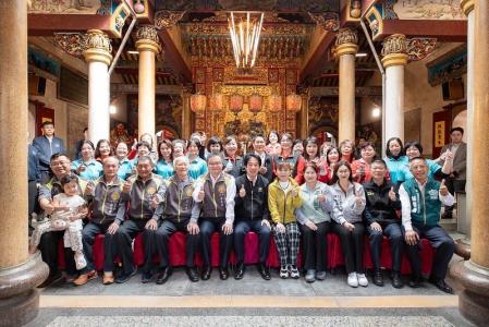 副執行長陳怡帆陪同賴清德總統參加雲林縣「西螺吳厝朝興宮」參香祈福暨致贈匾額「慈雲吐澤」