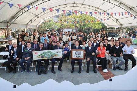 副執行長陳怡帆出席「之音相伴 臺澳共鳴」　 阿里山林鐵X澳洲之字形鐵路締結姊妹鐵路跨越南北半球合作創新頁1