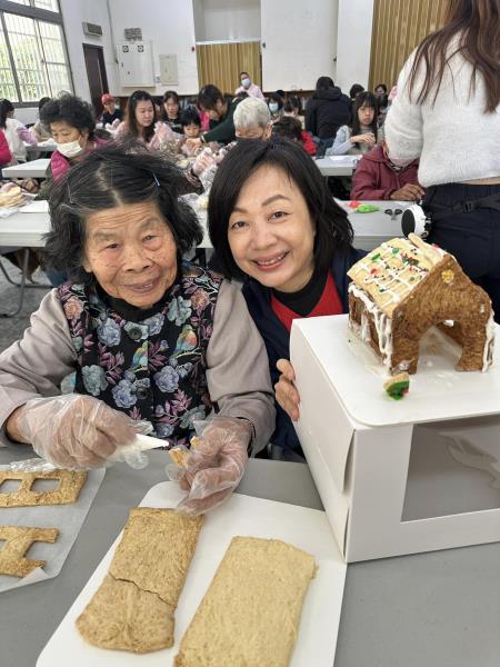 副執行長李碧菁出席「愛在春珠」聖誕節活動