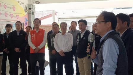 執行長劉米山前往臺南市楠西國中瞭解校舍受損情形