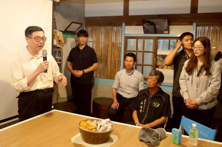 副執行長陳怡帆陪同行政院長卓榮泰前往雲林縣水林鄉視察新街抽水站擴大治理工程及水林鄉蕃薯村關心民宅淹水情形