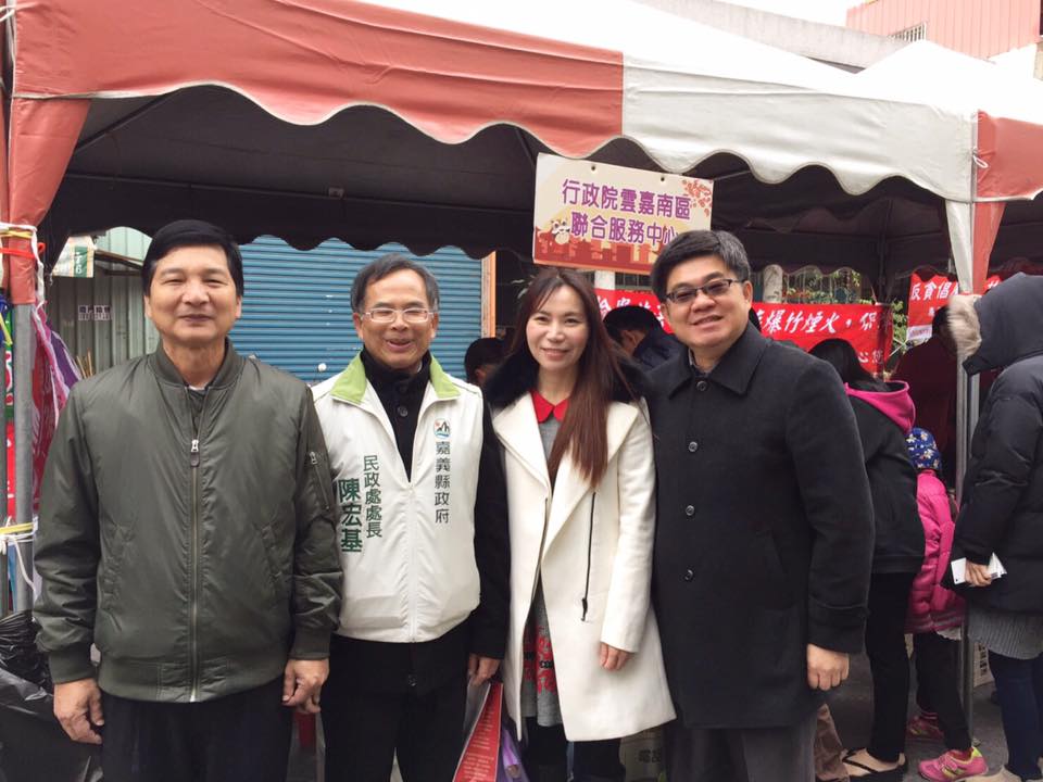 徐文志副執行長與客委會黃瑞香委員及民眾合照