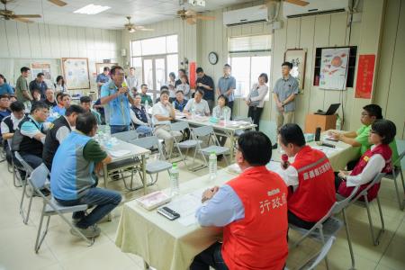 副執行長李碧菁陪同副總統蕭美琴前往嘉義縣勘災、關心養殖漁業災情及慰問台電人員