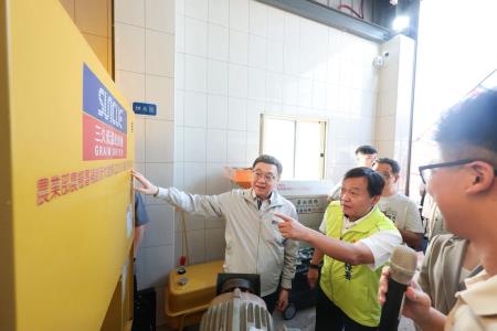 執行長劉米山陪同院長卓榮泰前往雲林縣訪視「福運稻農產品初級加工場」3